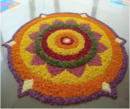 Simple ring pookalam design for Onam