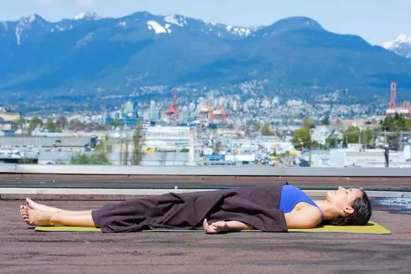 savasana yoga