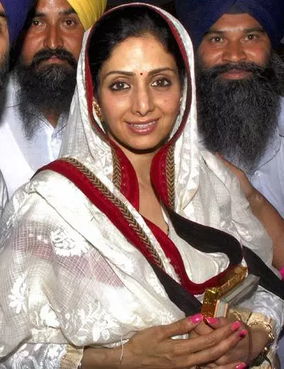 Sridevi without makeup at the Golden temple, Amritsar