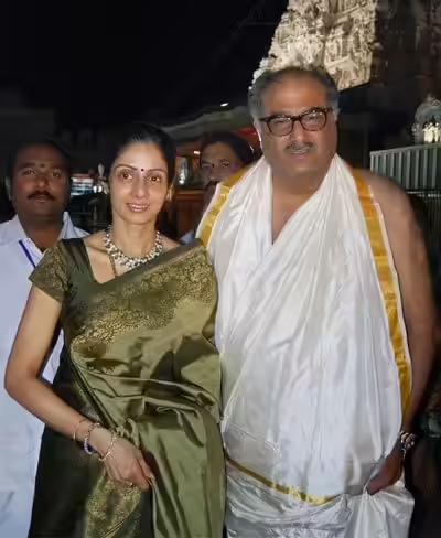 Sridevi no makeup look at Tirupati temple Sridevi no makeup look at Tirupati temple