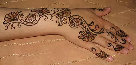 glitter mehndi designs 7