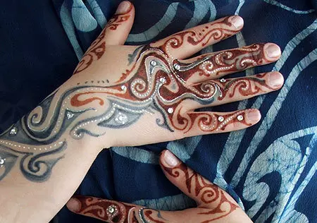 glitter mehndi designs 9