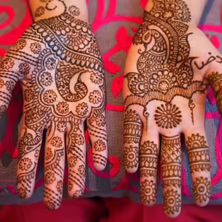 asymmetrical mehendi designs