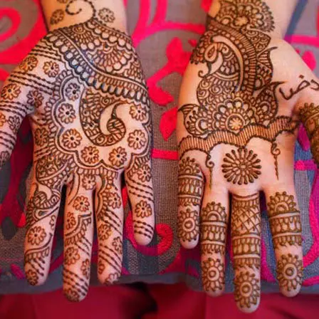 asymmetrical mehendi designs