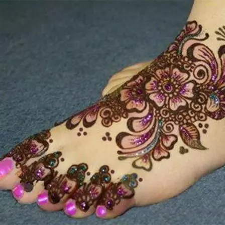 easy mehndi design for feet