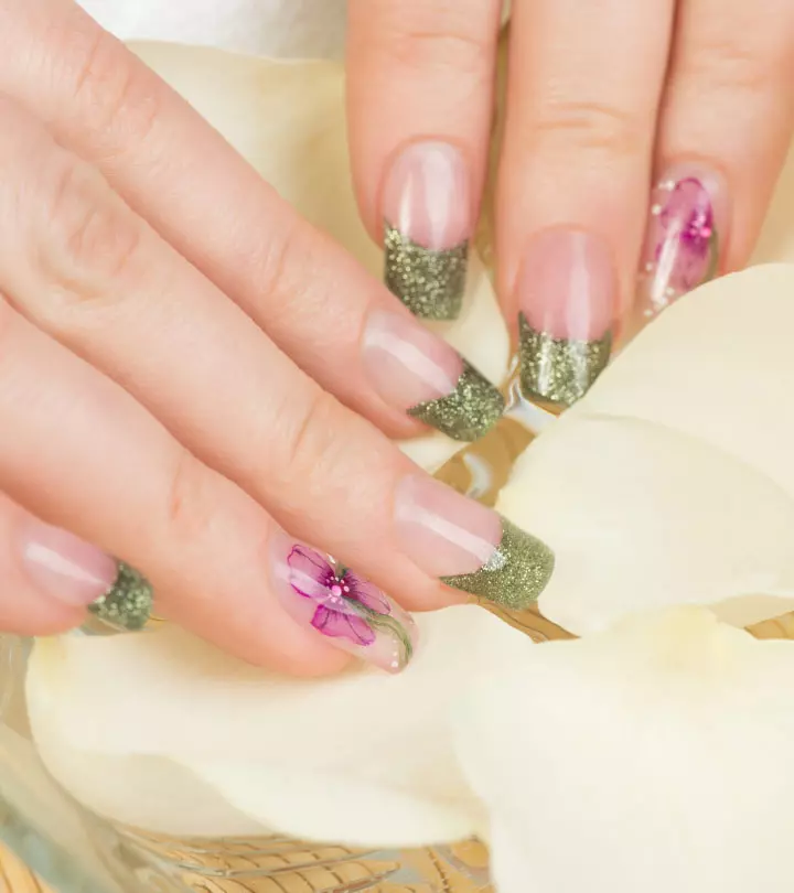 Get the best-in-class intricate designs to make your nails match your mood and fancy.