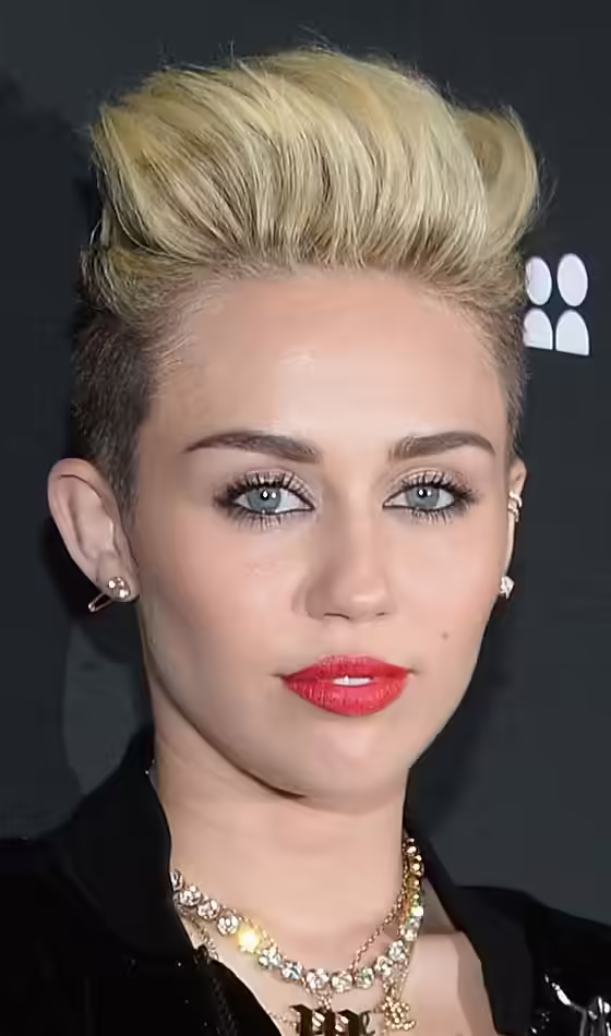 Summer Hairstyles For Girls - The Miley Short Cropped Look Mily short hair