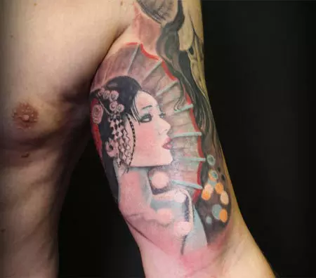 geisha tattoo upper arm