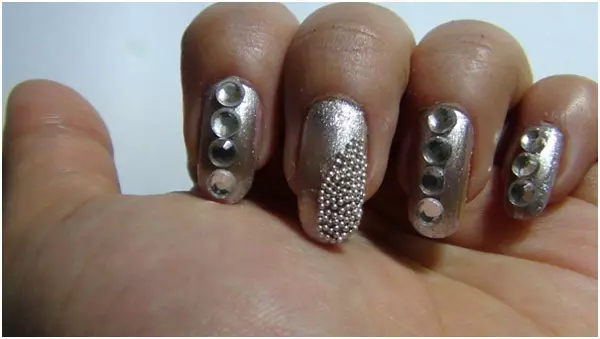 Silver Nail Art - Stick Caviar Beads on Middle Finger