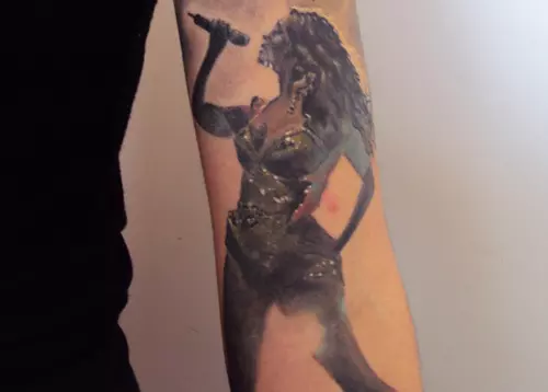 beyonce singing tattoo