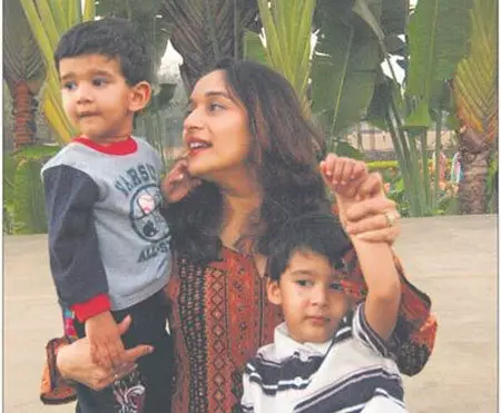 Madhuri Dixit without makeup with her kids