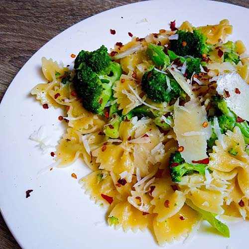 Quick Broccoli Pasta Quick Broccoli Pasta - 30-Minute Meal