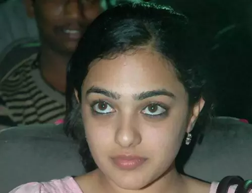 Nithya Menon without makeup at an award ceremony