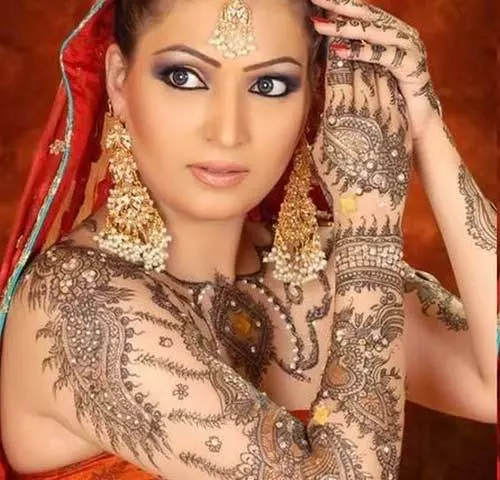 Bollywood style mehendi