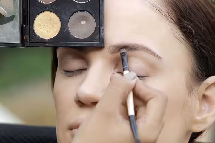 Step 4: Refine Them With Powder How To Make Eyebrows Thicker? - Step 4: Refine Them With Powder