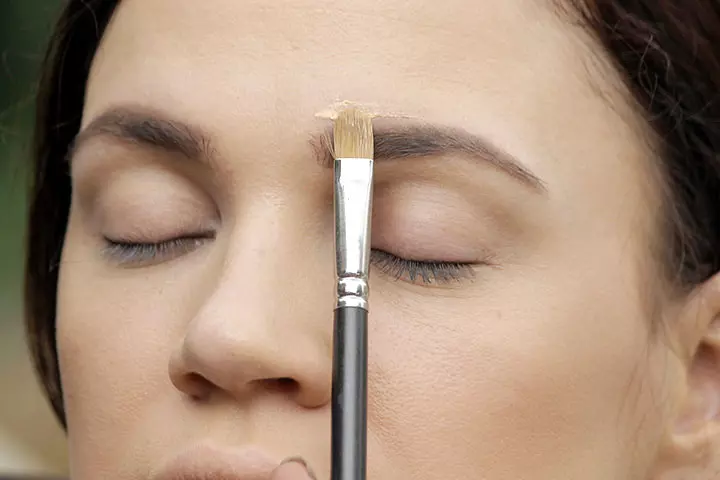 How To Make Eyebrows Thicker? - Step 5: Conceal And Perfect