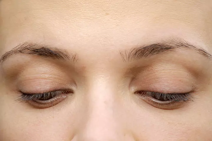 How To Make Eyebrows Thicker? - Step 1: Prepare Your Eyebrows