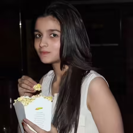 Alia Bhatt without makeup spotted eating popcorn Alia Bhatt without makeup spotted eating popcorn