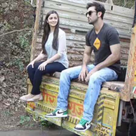 Alia bhatt without makeup spotted with Ranbir Kapoor Alia bhatt without makeup spotted with Ranbir Kapoor