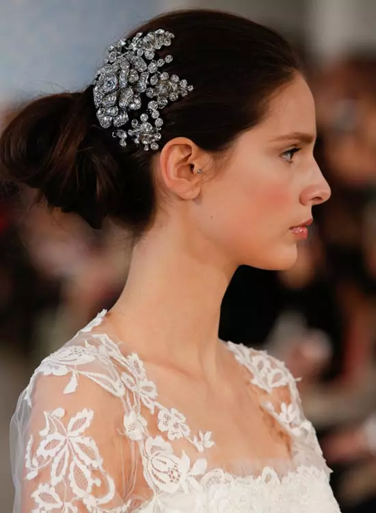 Smooth-Angular-Loop-Hairdo-with-Brooch