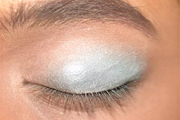 towards the eye makeup