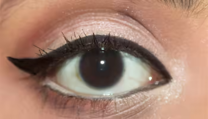 Deepika Padukone Eye Makeup - Step 5 Beautiful Eye Makeup Inspired By Deepika Padukone (6)