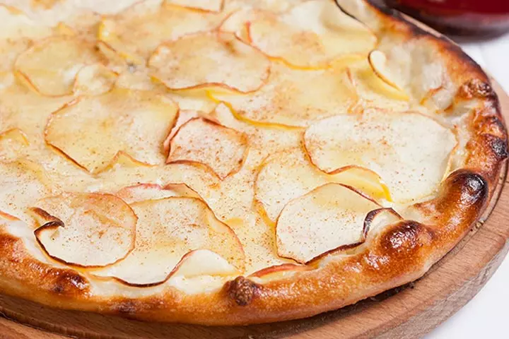 Cheese Apple Pizza