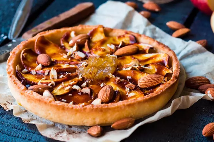 Fruity Almond Pizza