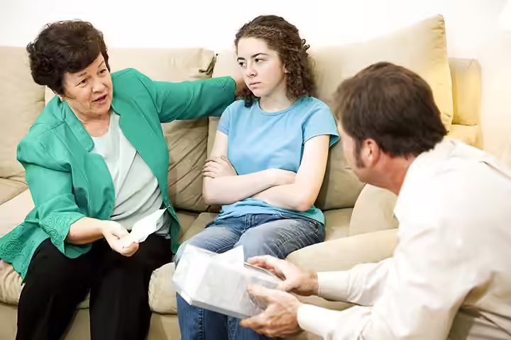 Parenting Problems With Teenagers top 10 helpful tips for parents to deal with teenagers