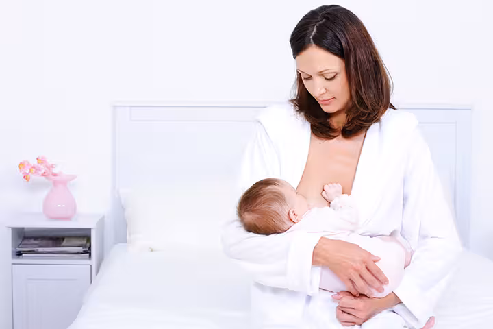 how much milk to feed a newborn baby