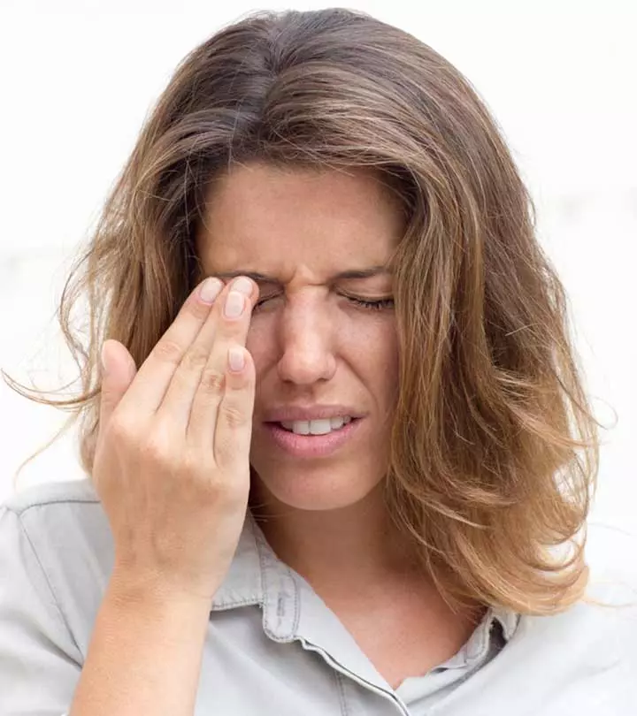 Scratched Cornea Symptoms, Causes, Treatment, And Tips