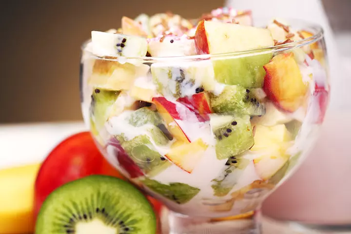 fruit salad with yogurt