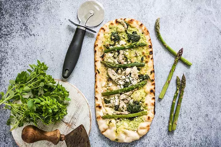 Asparagus pizza