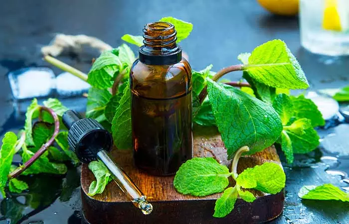 Home Remedies For Wisdom Tooth Pain - Peppermint Essential Oil
