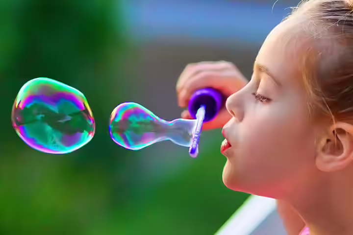 Make Technicolor bubbles Make Technicolor bubbles