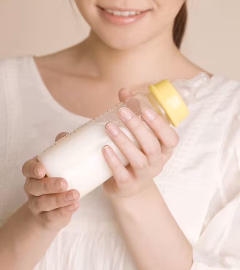 How To Choose The Right Feeding Bottle For Your Baby