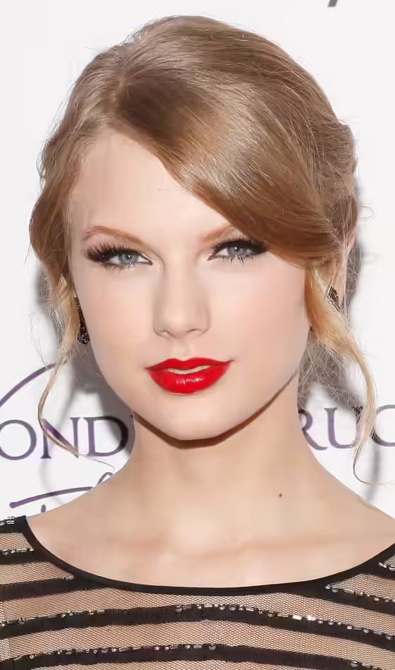 Taylor Swift Updo - Side Swept Bun Side Swept Bun
