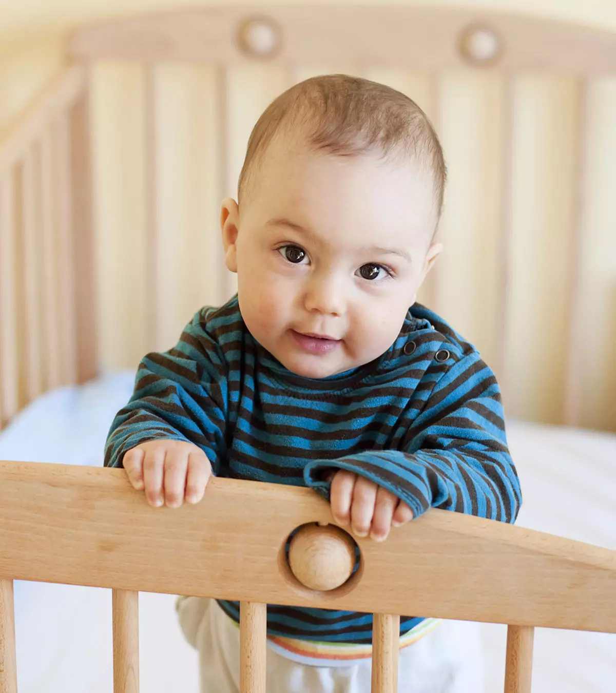 10 Beautiful Cribs For Your Baby