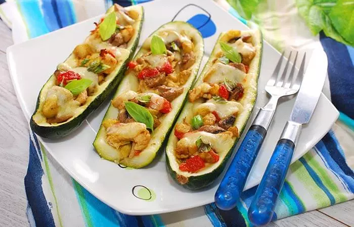 Low Calorie Dinner Recipes - Beef Stuffed Zucchini