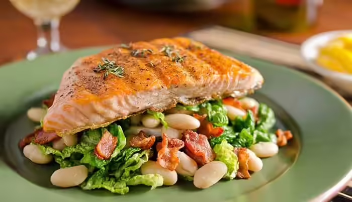 Low Calorie Dinner Recipes - Salmon With Kale And Apple Salad Low Calorie Dinner Recipes - Salmon With Kale And Apple Salad