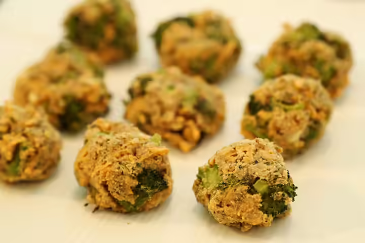 Wholesome Baby Food - Broccoli And Cheddar Cheese Nuggets Broccoli And Cheddar Cheese Nuggets