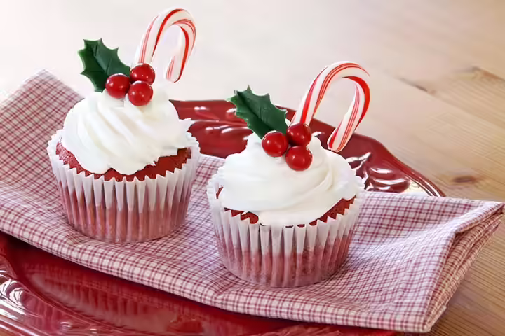Christmas Recipes For Kids - Candy Cane Cupcakes Candy Cane Cupcakes
