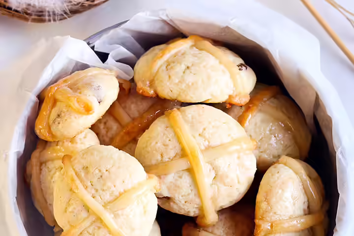 Easter Recipes For Kids - Hot Cross Cookies Hot Cross Cookies