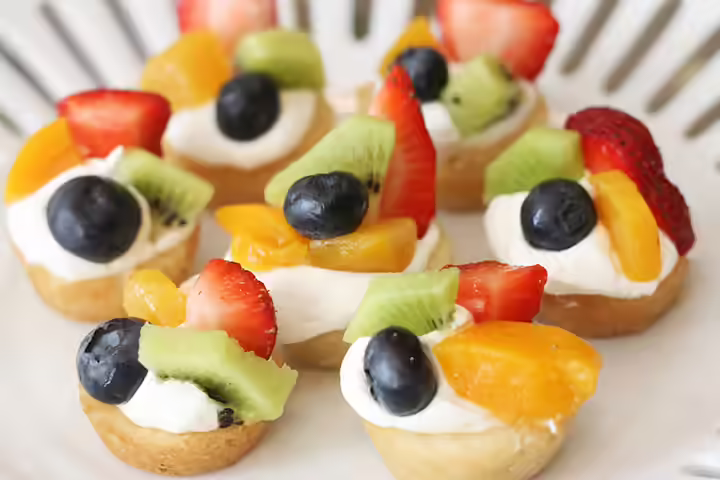 After School Snacks For Kids-Mini Fruit Pizza Mini Fruit Pizza