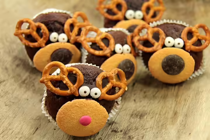 Christmas Recipes For Kids - Rudolph Cupcakes Rudolph Cupcakes