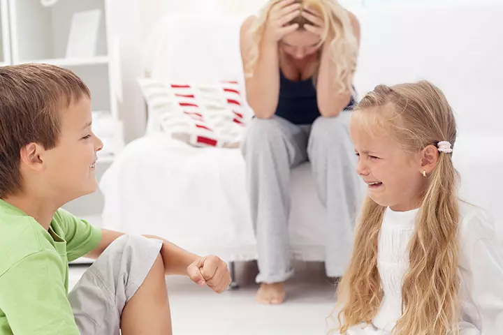 6 Effective Tips To Stop Sibling Fighting_image