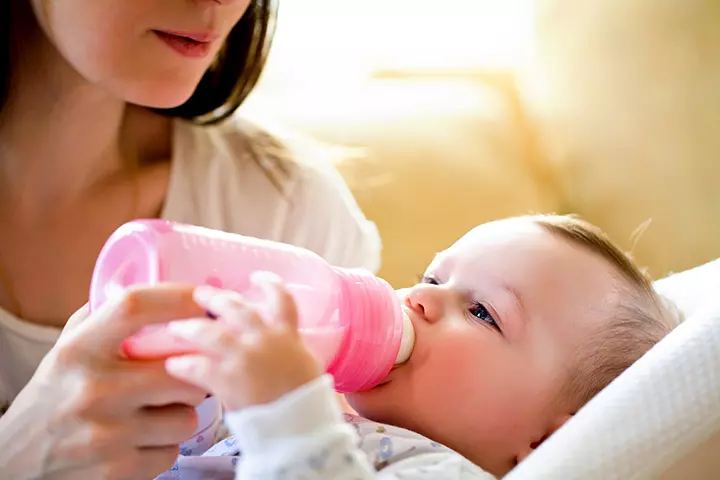 Bottle Feeding – How And When To Start?_image