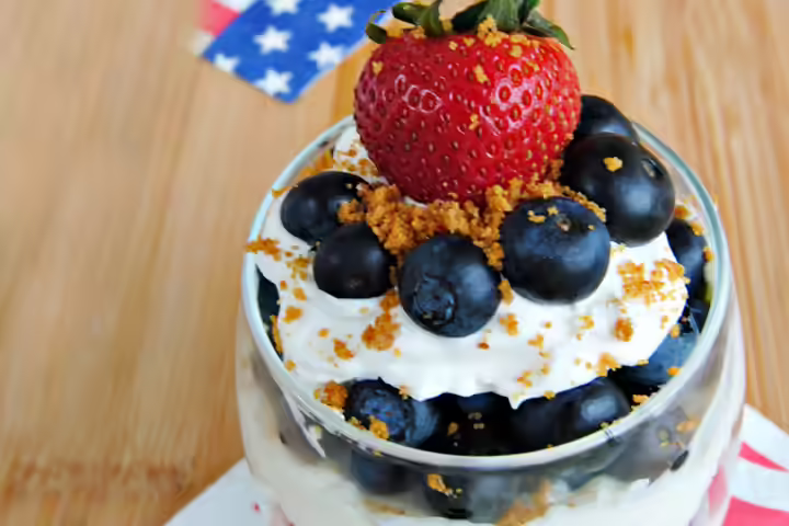 Fruit Snacks For Kids - Strawberry And Blueberry Parfait Strawberry And Blueberry Parfait
