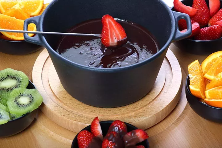 Chocolate Fondue With Cream