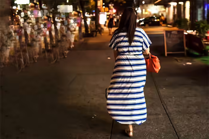 Horizontal stripes make your legs look shorter Horizontal stripes make your legs look shorter